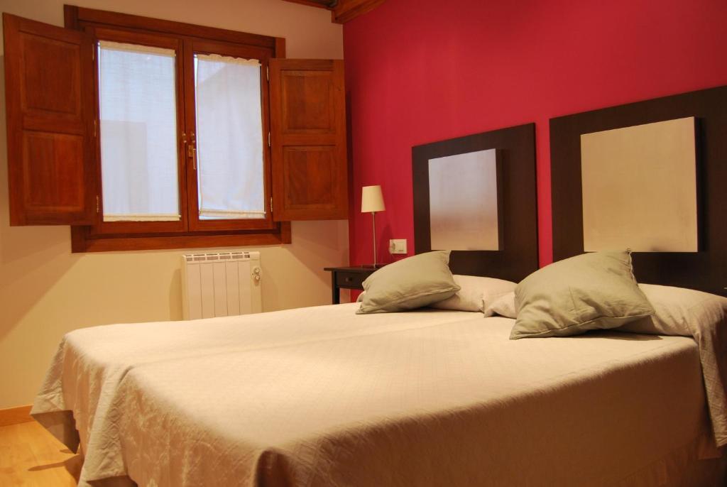Apartamentos Plaza Mayor Llanes Szoba fotó