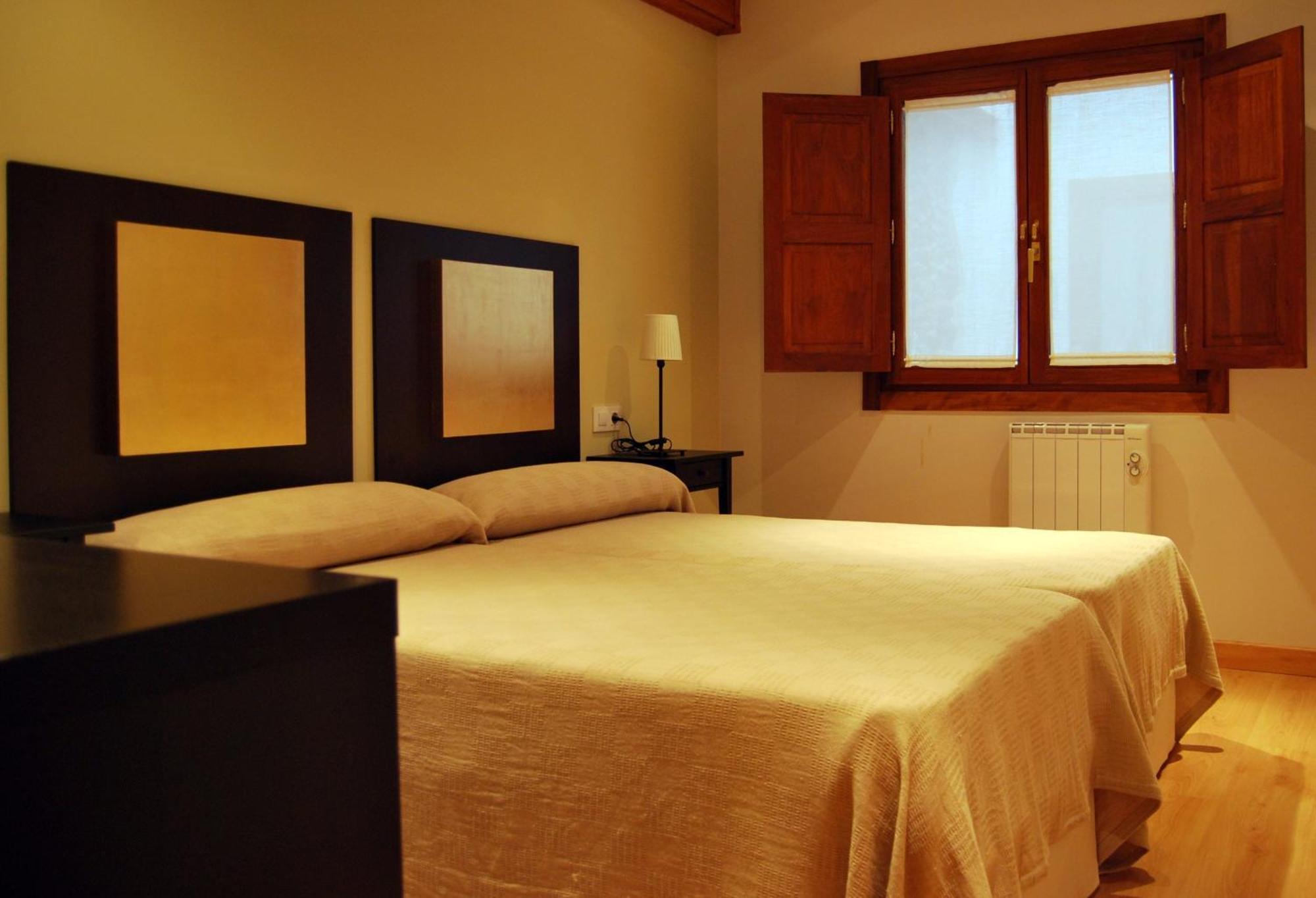 Apartamentos Plaza Mayor Llanes Kültér fotó
